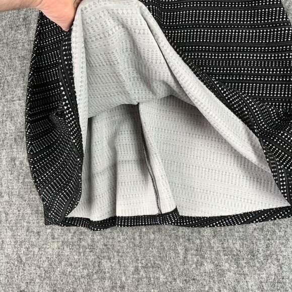 Banana Republic Dress Womens 6P Black Jacquard Fit Flare Sleeveless Form - Picture 2 of 7